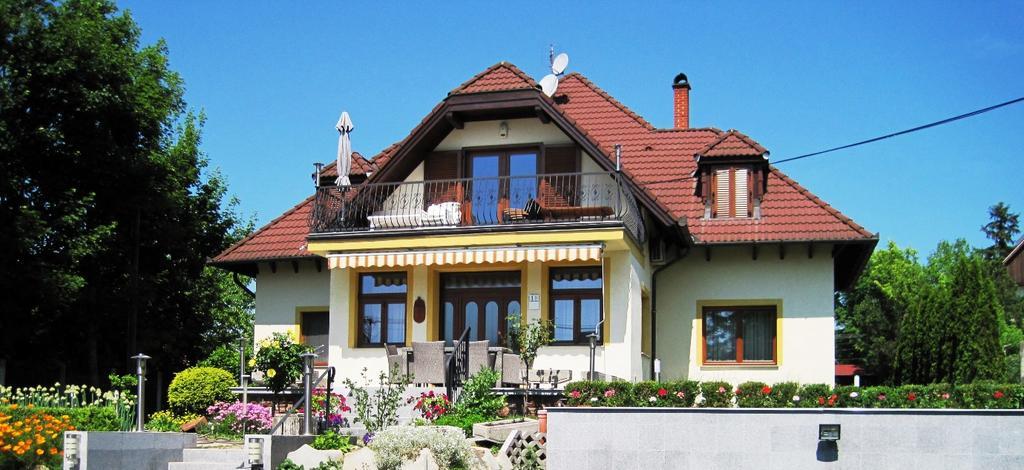 Mikes Vendégház Balatonfüred Esterno foto